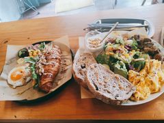 芝士吞拿鱼牛角包-251#coffee roasters(沿河东路店)