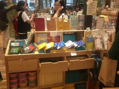 -猫的天空之城概念书店(杭州南宋御街店)