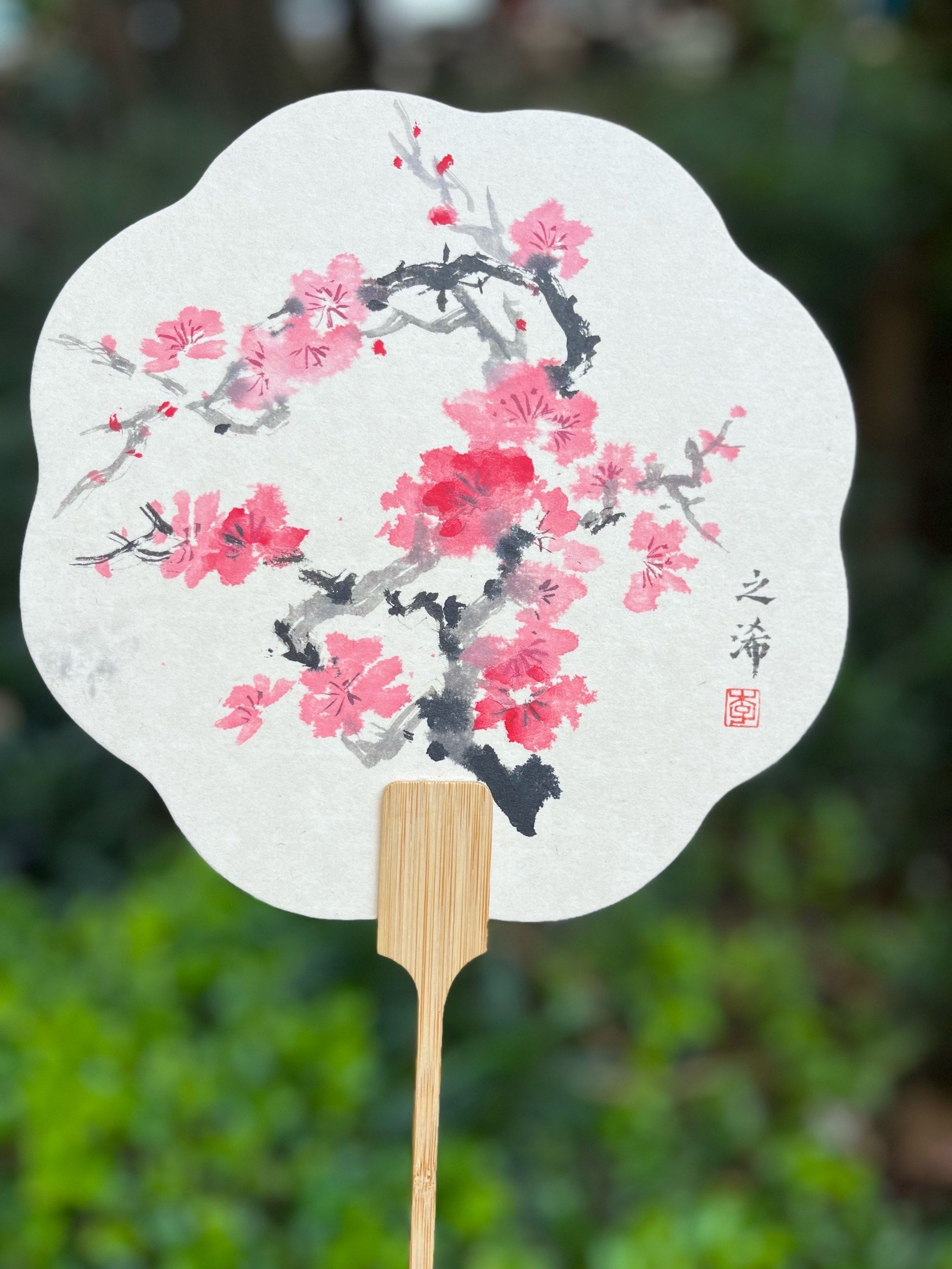 小升初女生的扇面国画