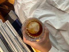 -彳亍咖啡·这里(水湾路店)
