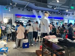 -阿迪达斯(武林银泰三叶草店)