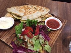 西班牙烤肠&蘑菇芝士饼-榖屋house of flour(张江首店)