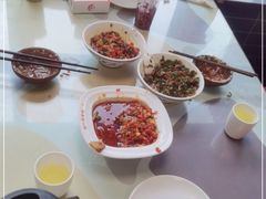 -独一佳老胡湘菜馆(矿山路店)