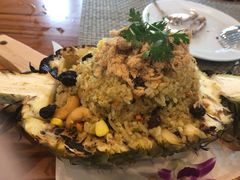 -Chom Cafe and Restaurant