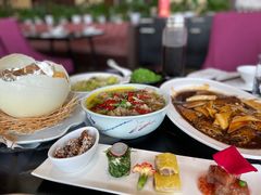 酸汤煮极品肥牛-柒园·三十年创意杭帮菜(龙湖滨江天街店)