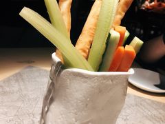 笔筒色拉-穹六人间 people 6(岳阳路店)