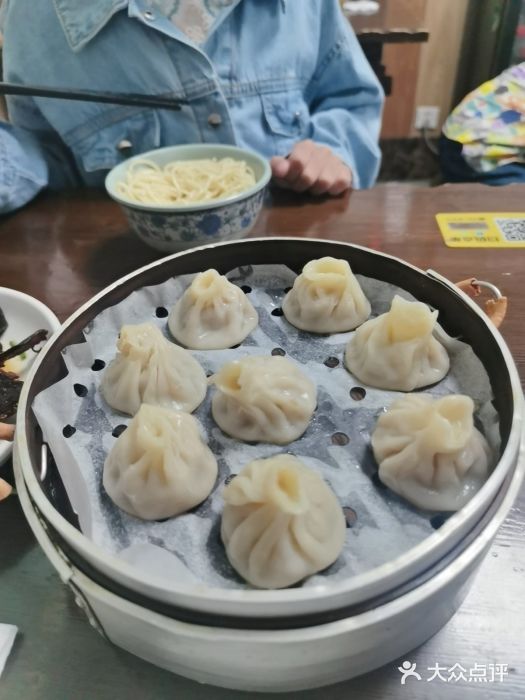 家烧面馆【南山路知名经典面食】杭州小笼包8个图片