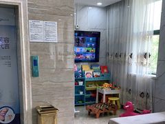 -茂菊口腔连锁(浦东南路店)