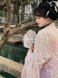 -一揽芳华汉服旗袍体验馆(拙政园店)