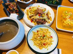 -隔壁老王·家常云南菜(花巷店)