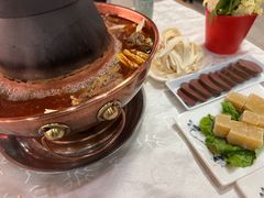 -羊家胡同·龙虾烧烤火锅(龙汇路店)