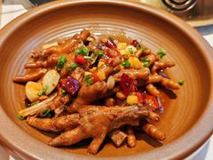 -阿瓦山寨·湘菜现炒·剁椒鱼头王(咸阳总店)