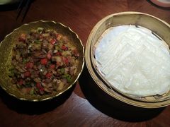 薄饼卷羊肉粒-楼兰新疆主题餐厅(苏州中心店)