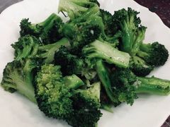 蒜蓉炒西兰花-师傅仔美食(东华老店)