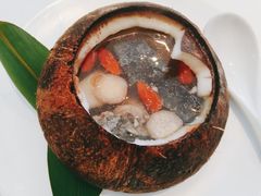 原只椰炖乌鸡汤-汤城小厨•粤菜•靓汤(金宝街店)