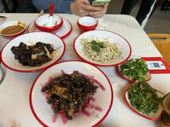 -毛辣果·贵州红酸汤牛肉火锅(西单店)