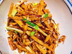 腊肉炒笋-小隐人家(乐松店)