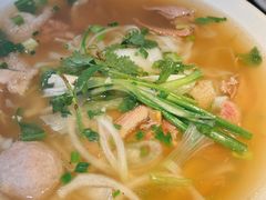 -大头虾越式风味餐厅(光明广场店)