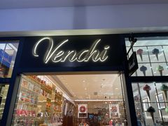 门面-VENCHI 闻绮(上海佛罗伦萨小镇店)