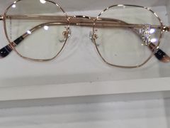 -三叶眼镜城批发市场(上海火车站店)