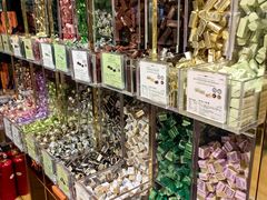 -VENCHI 闻绮(上海佛罗伦萨小镇店)