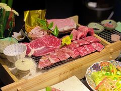 -铭牛烧肉·和牛海鲜自助(高新月牙湖店)