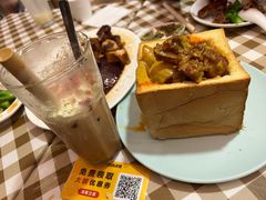 -新大咀港式茶餐厅(宝山万达店)