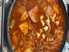 部队火锅-HONGA HONGA雄家(曹路店)