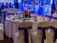 -红栌温泉山庄生态美食餐厅