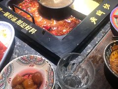 -老牌坊云南鱼豆花火锅(哈西万达店)