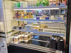 面包甜点陈列柜-黑草莓(重庆路店)