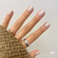 -悦指间美甲美睫
