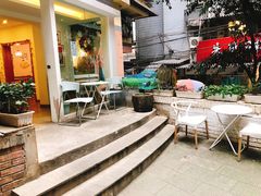 露天位-正南齐北·老街糯米团(洪崖洞店)