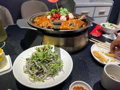 -辣尚瘾·烤鱼·新川菜(牡丹园直营店)