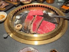 -铭牛烧肉·和牛海鲜自助(高新月牙湖店)