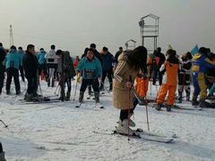 -采薇庄园四季滑雪场