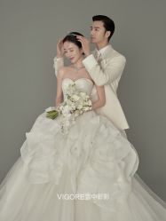 -雪中彩影婚纱摄影·微光艺术中心