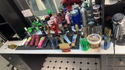 -老男孩男士理容馆·理发·烫染·修面