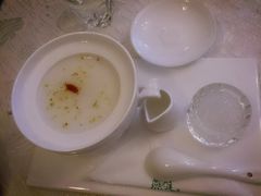 -燕庭·纯燕窝·甜品下午茶(南京西路店)