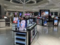 店内环境-日上免税店(三径路t3店)