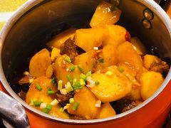 小土豆烧牛腩-鑫小城故事·砂锅·排骨藕汤(兴业路店)