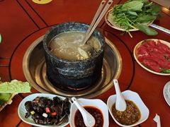 -鲁朗纳麦石锅鸡庄园