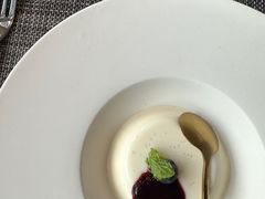 -MONICH牛排融合餐厅(和义大道购物中心店)