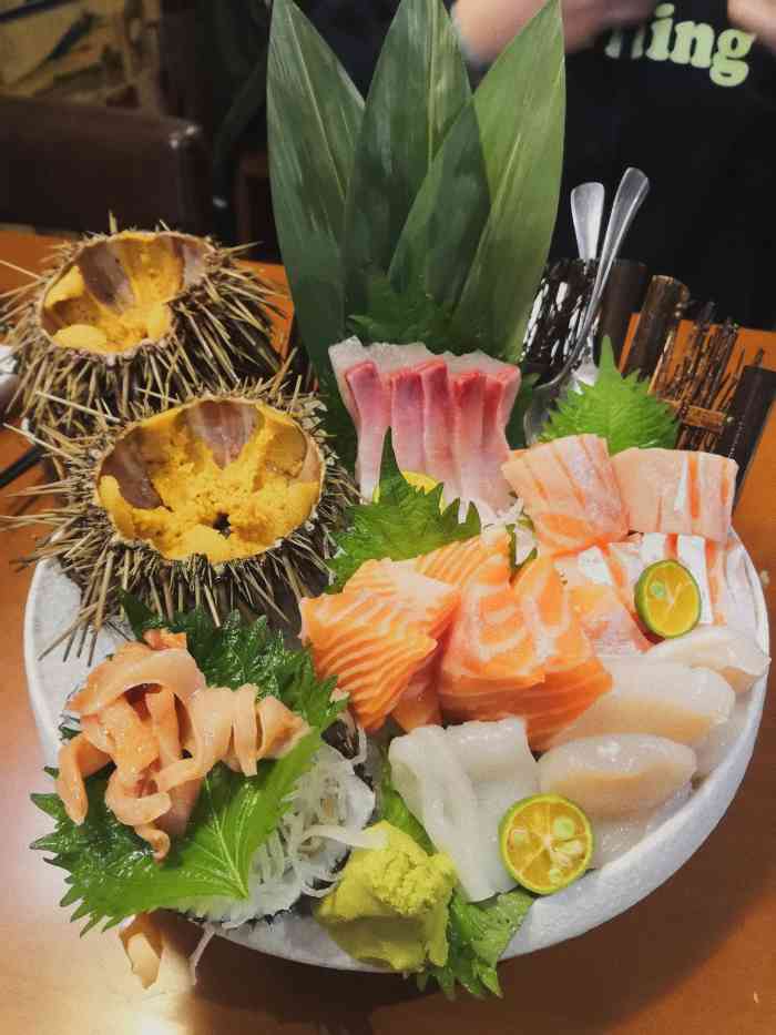 轻津·平政-"总体来说非常不错了,刺身都很新鲜,海胆很.