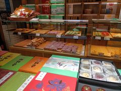 面包甜点陈列柜-南宋胡记(杭州灵隐寺店)