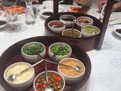 二层十味调料格-行家海鲜火锅酒家(静安寺店)