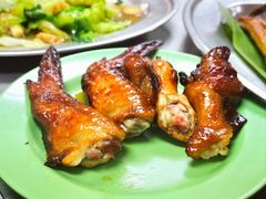 黄亚华招牌烧鸡翅-黄亚华小食店(Jalan Alor)