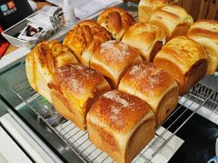 -沁屋面包店(人民东路店)
