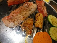 -哈哈碳都·牛肋条无限自助烤肉(台江万达店)