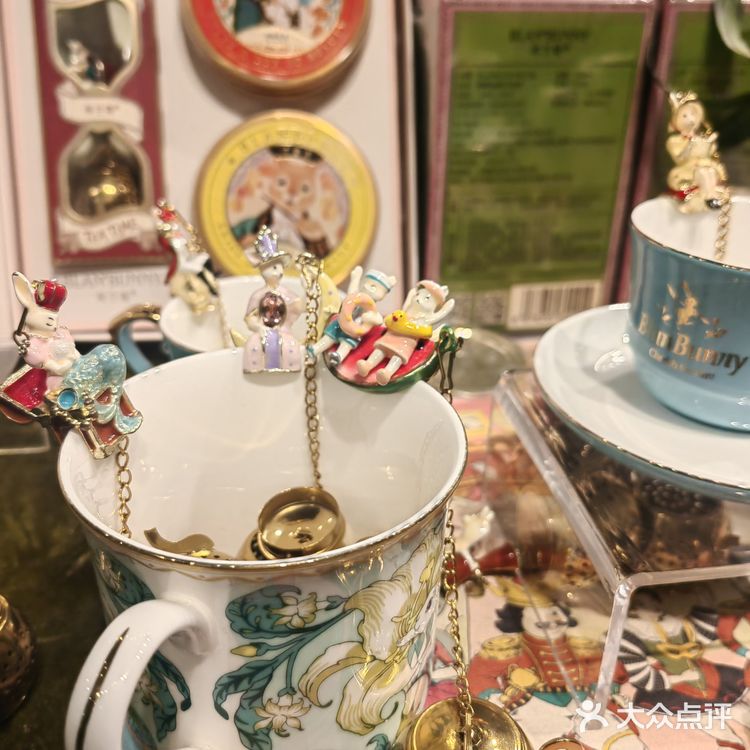 掉进爱丽丝的兔子洞！布兰兔的植物庄园下午茶